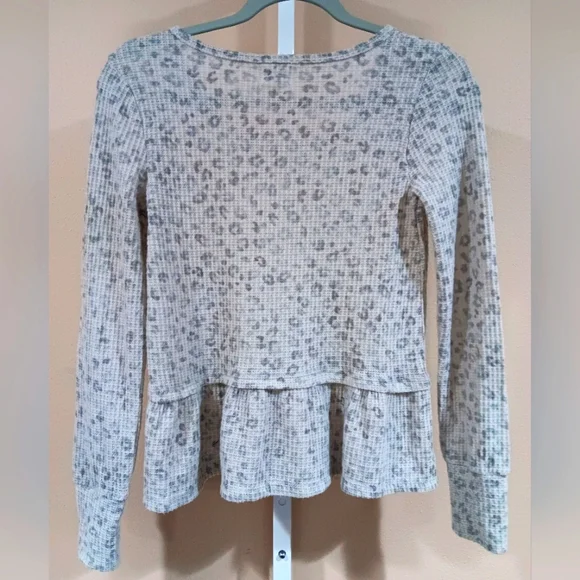 Cozie by Pink Rose Women's (Size S) Dk & Lt Gray Leopard Print Long Sleeve Top - Picture 2 of 8